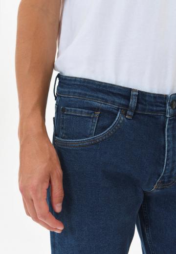 Прямые джинсы