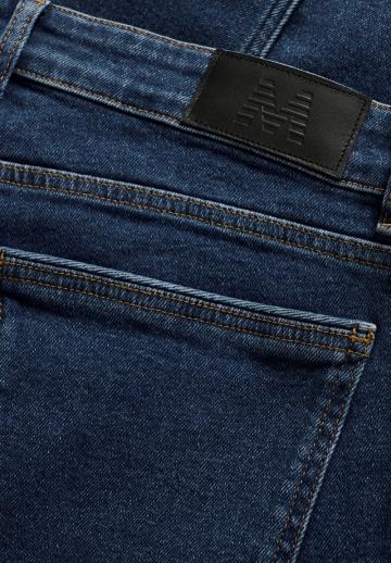 Прямые джинсы