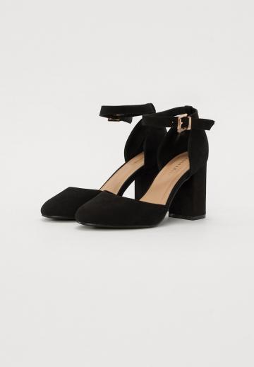 Туфли с ремешком