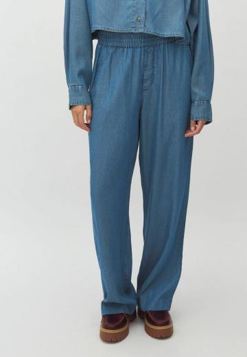 Клешеные джинсы