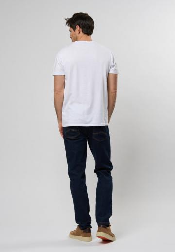 Узкие джинсы