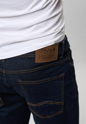 Узкие джинсы