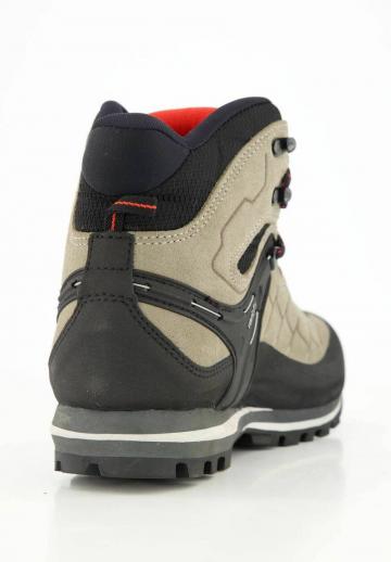 Походные ботинки