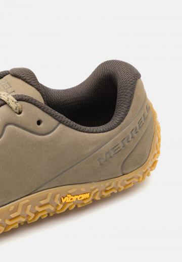 Беговые кроссовки