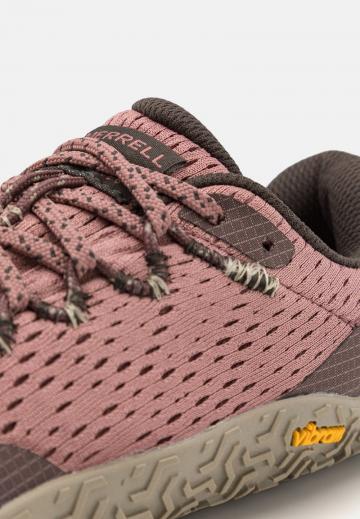 Беговые кроссовки