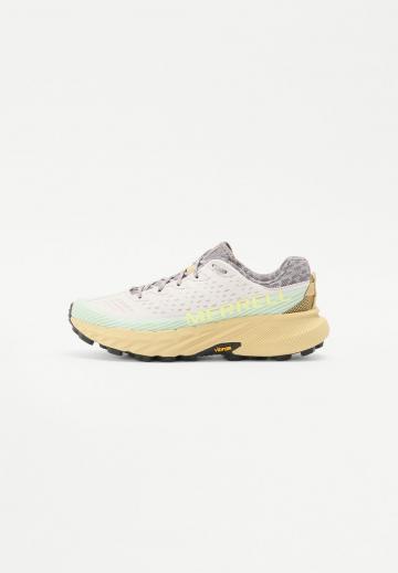 Беговые кроссовки