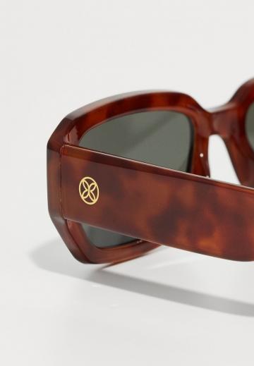 Солнечные очки