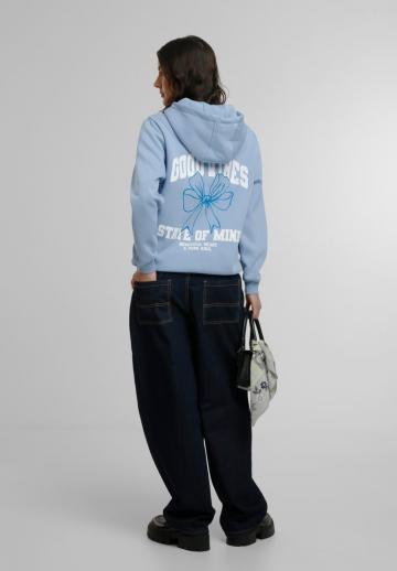 Пуловер с капюшоном