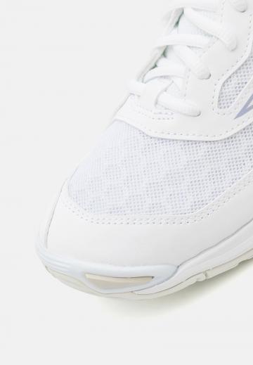 Кроссовки для зала