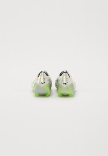 Футбольные бутсы