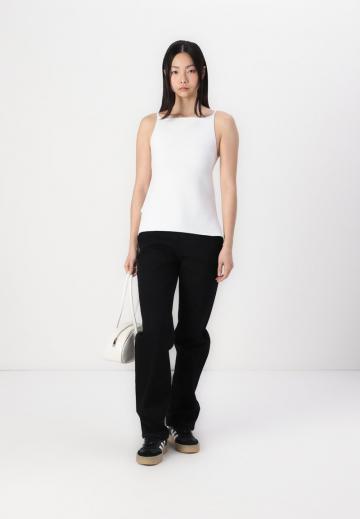 Топ на бретельках