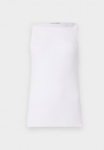 Топ на бретельках