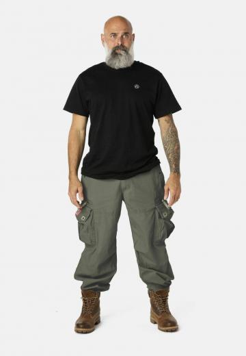 Брюки с накладными карманами