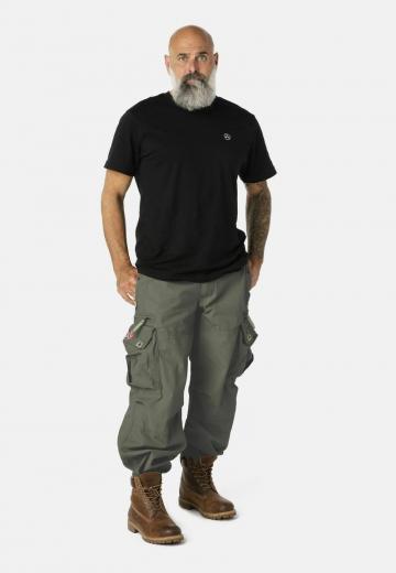 Брюки с накладными карманами