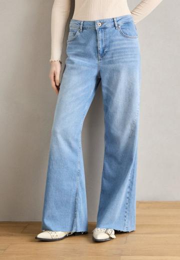 Клешеные джинсы