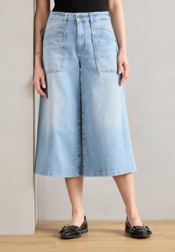 Короткие джинсы