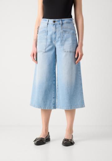 Короткие джинсы