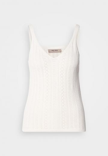 Топ на бретельках