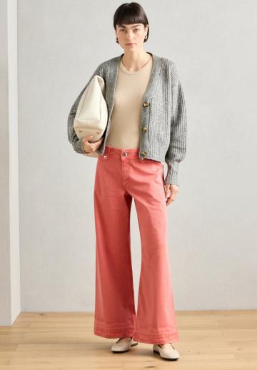 Клешеные джинсы