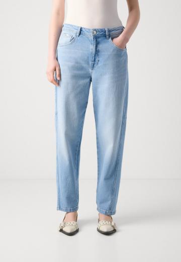 Джинсы