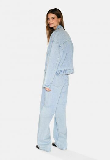 Джинсовая куртка