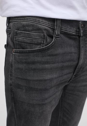 Узкие джинсы