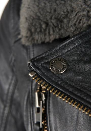 Кожаная куртка