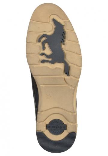 Ботинки на шнуровке