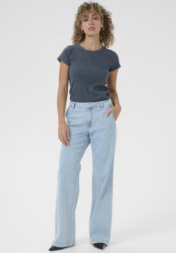 Клешеные джинсы