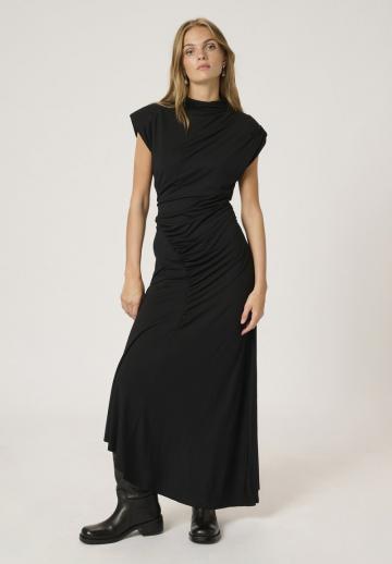 Вязаное платье