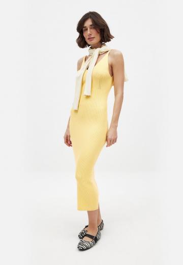 Вязаное платье