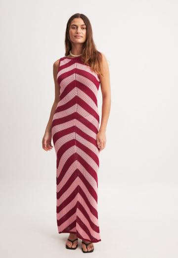 Вязаное платье