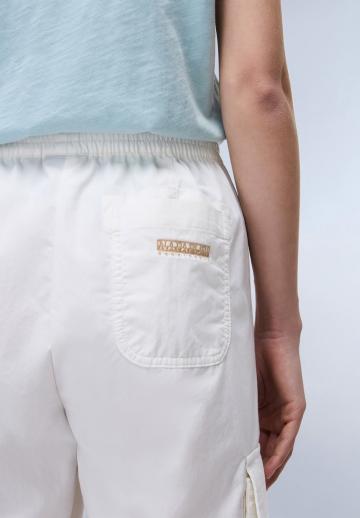 Брюки с накладными карманами