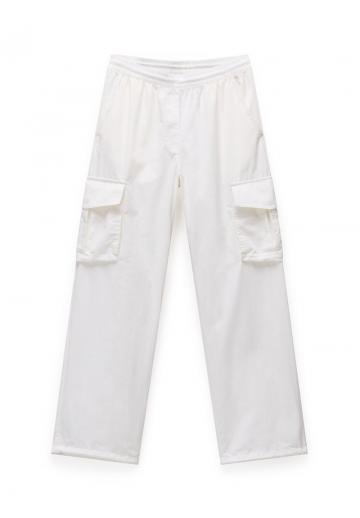 Брюки с накладными карманами