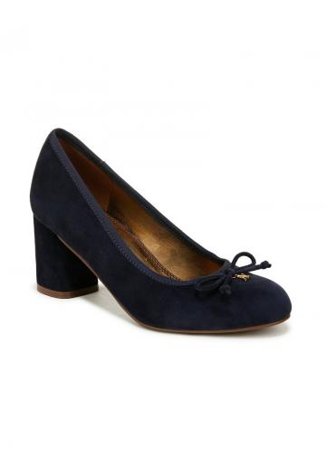 Туфли с высоким носом