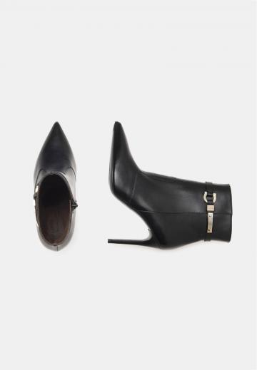 Полусапожки на высоком каблуке