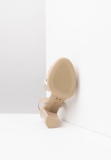 Босоножки на платформе