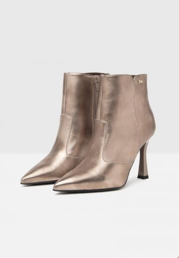 Полусапожки на высоком каблуке