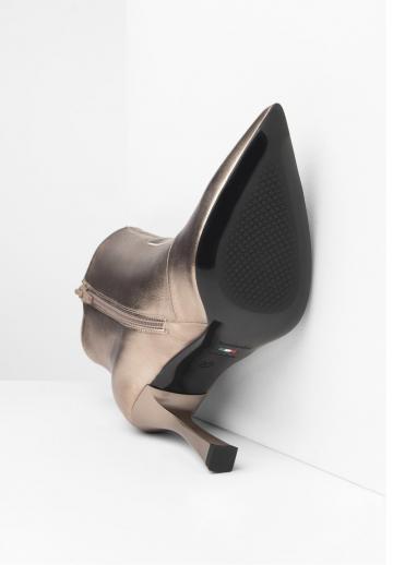 Полусапожки на высоком каблуке