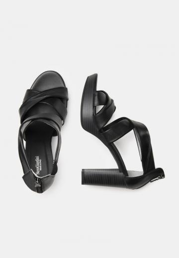 Босоножки на платформе