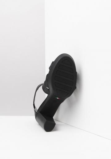 Босоножки на платформе