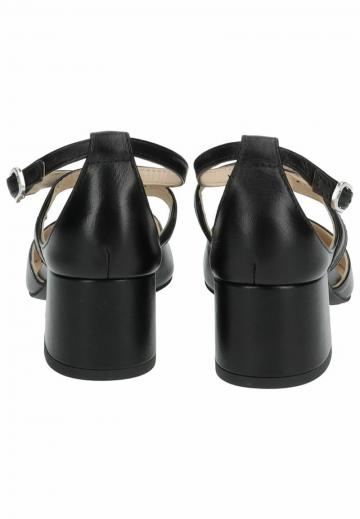 Туфли с ремешком