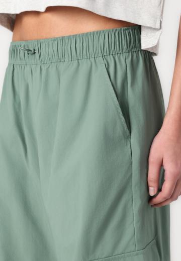 Брюки с накладными карманами