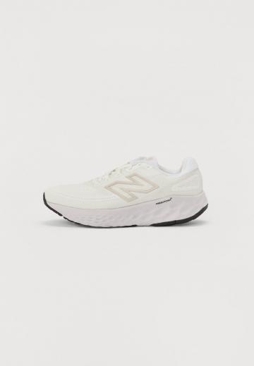 Беговые кроссовки