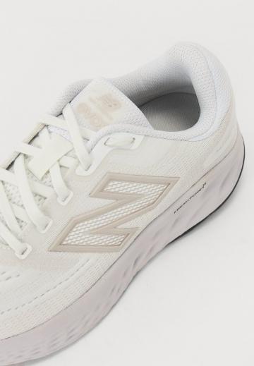 Беговые кроссовки