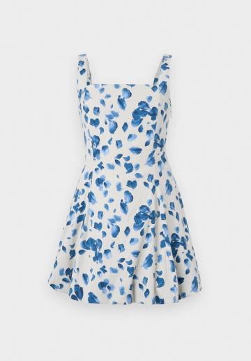 Короткое платье