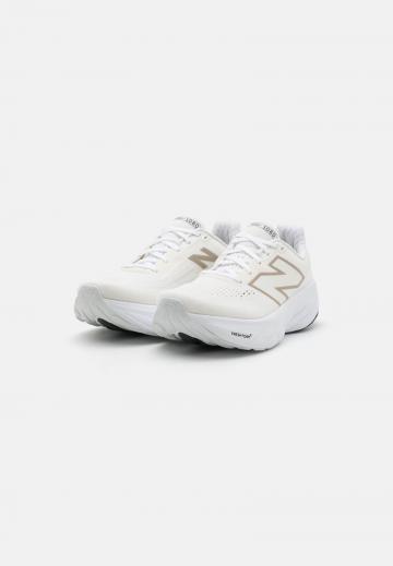 Беговые кроссовки