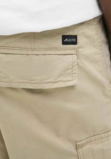 Брюки с накладными карманами