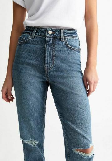 Прямые джинсы