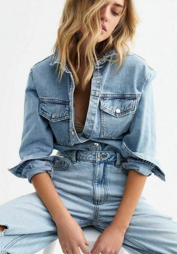 Клешеные джинсы